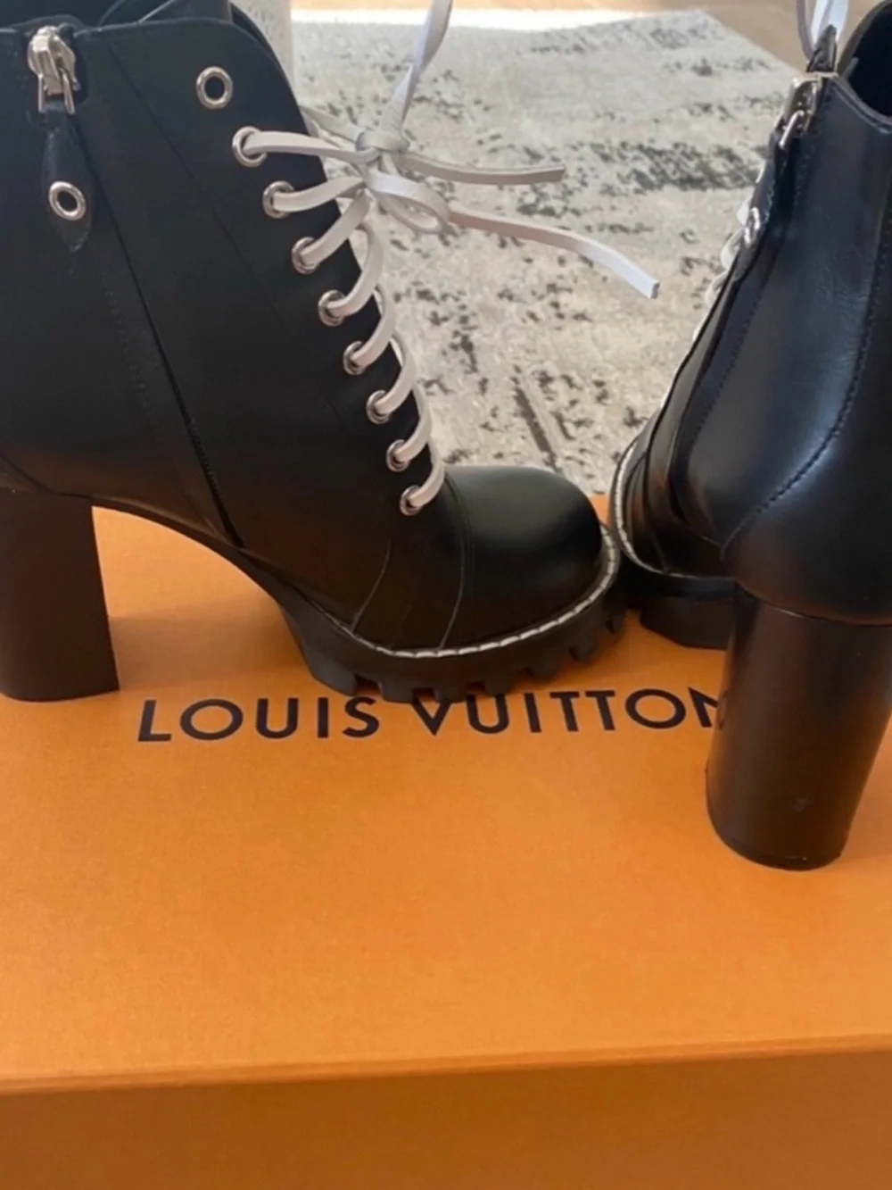 LOUIS VUITTON LEATHER STAR TRAIL ANKLE BOOTS (Will consider offers!) - Picture 5 of 13